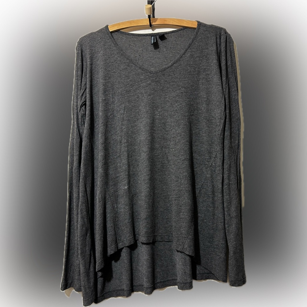 Cynthia Rowley grey long sleeve, v-neck shirt top tee, high-low hem. Size M